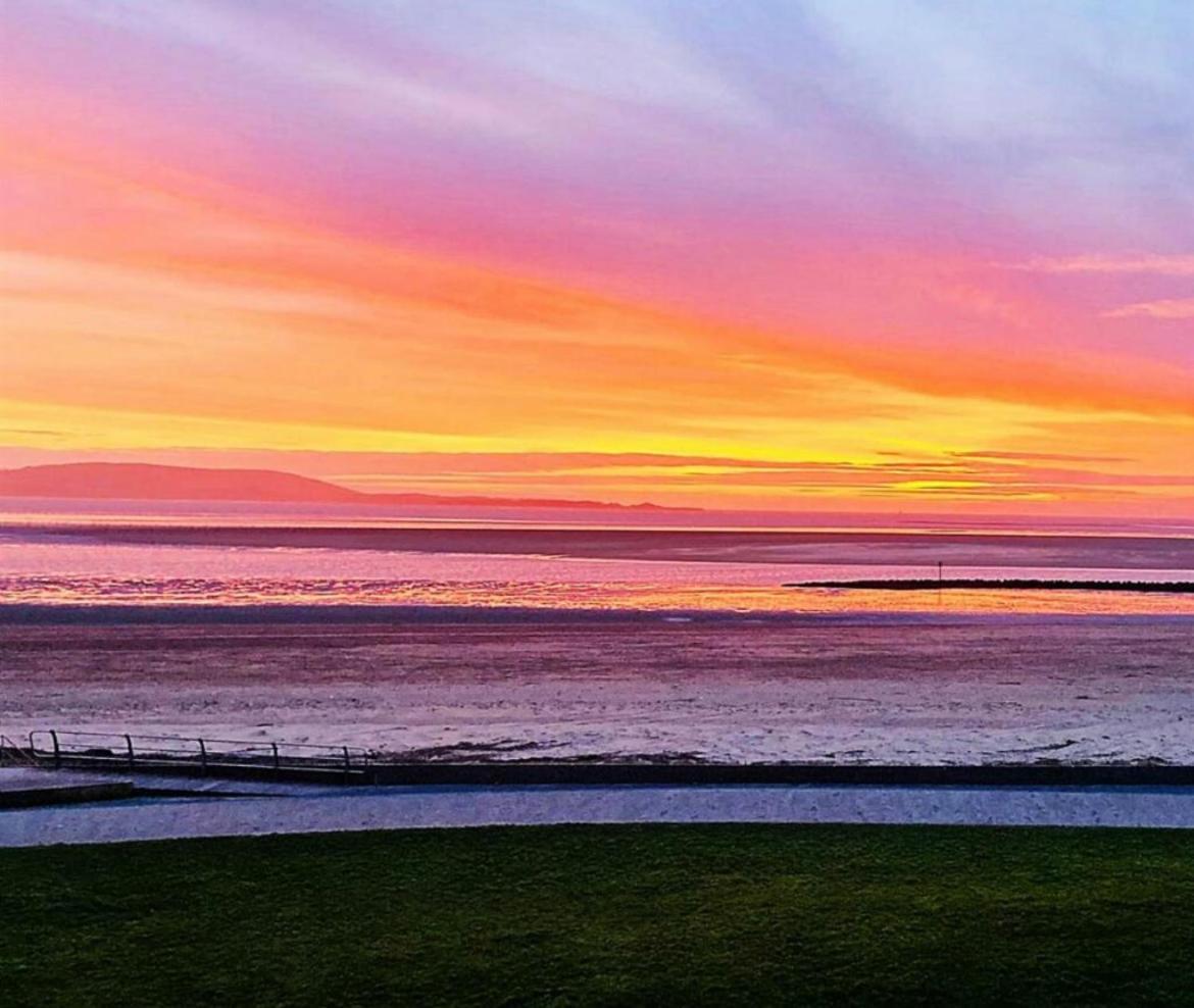 Beachfront Bliss With Spectacular Views Llanelli Exterior photo