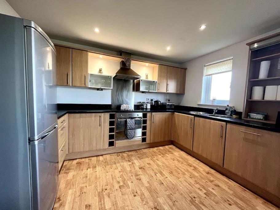 Beachfront Bliss With Spectacular Views Llanelli Exterior photo