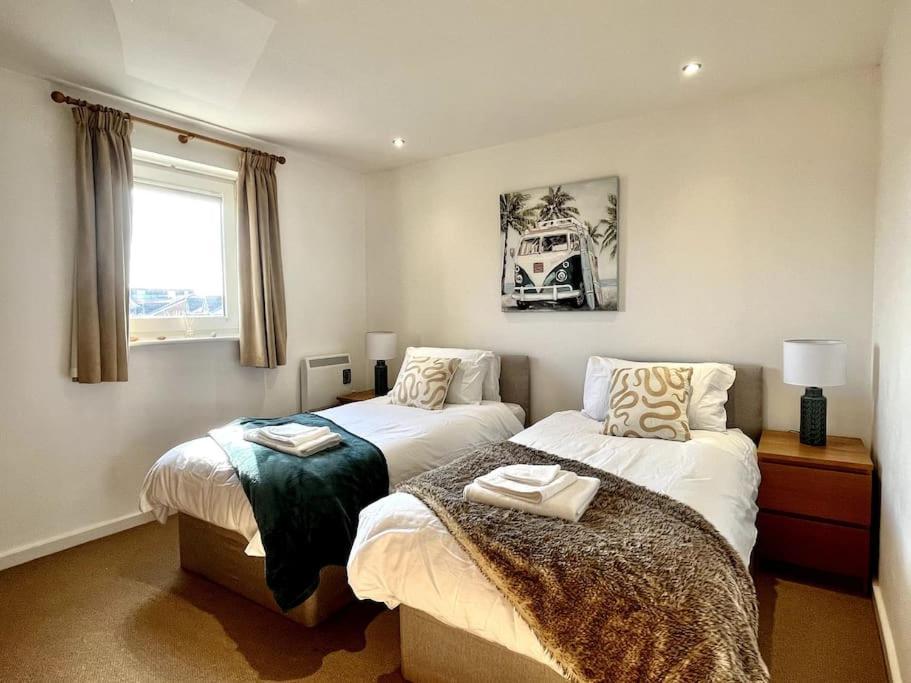 Beachfront Bliss With Spectacular Views Llanelli Exterior photo
