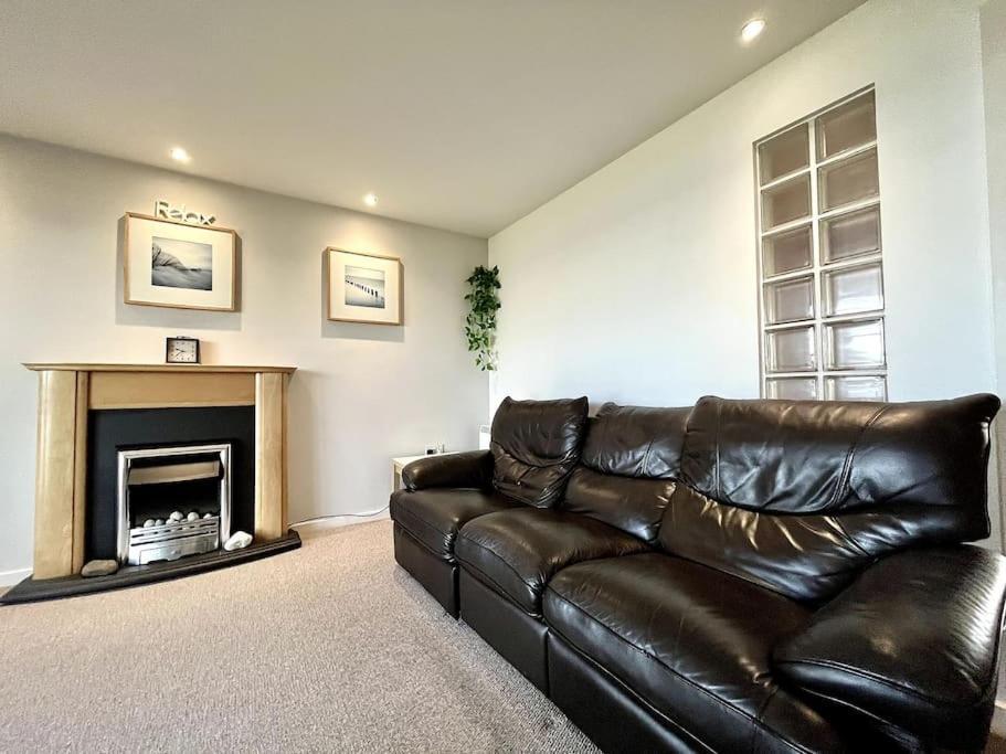 Beachfront Bliss With Spectacular Views Llanelli Exterior photo