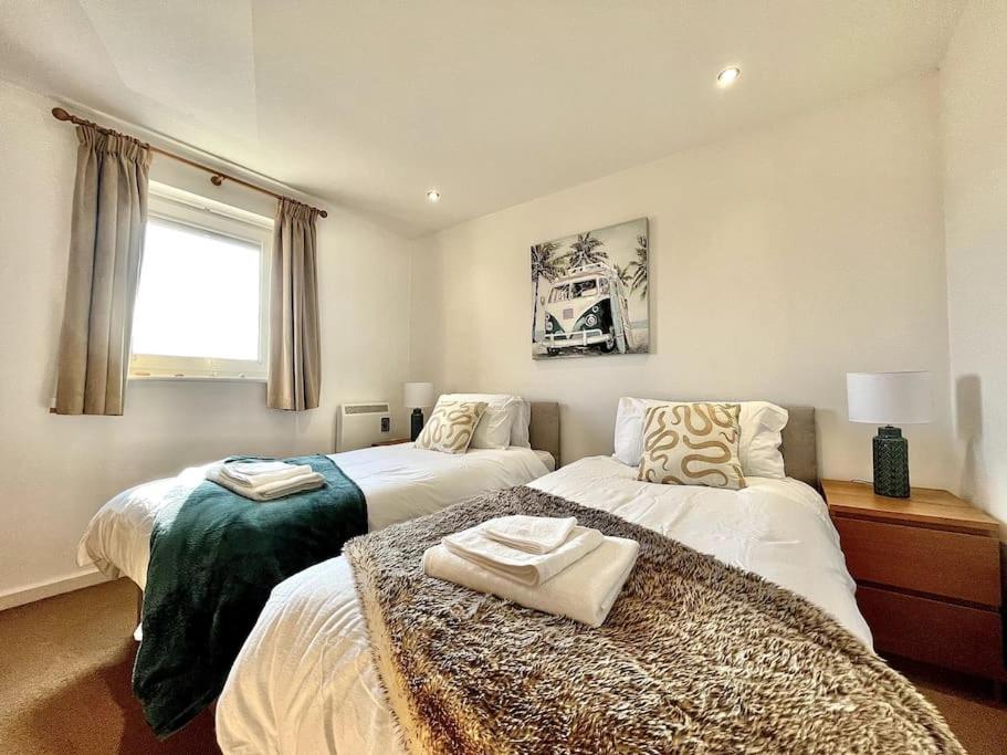 Beachfront Bliss With Spectacular Views Llanelli Exterior photo