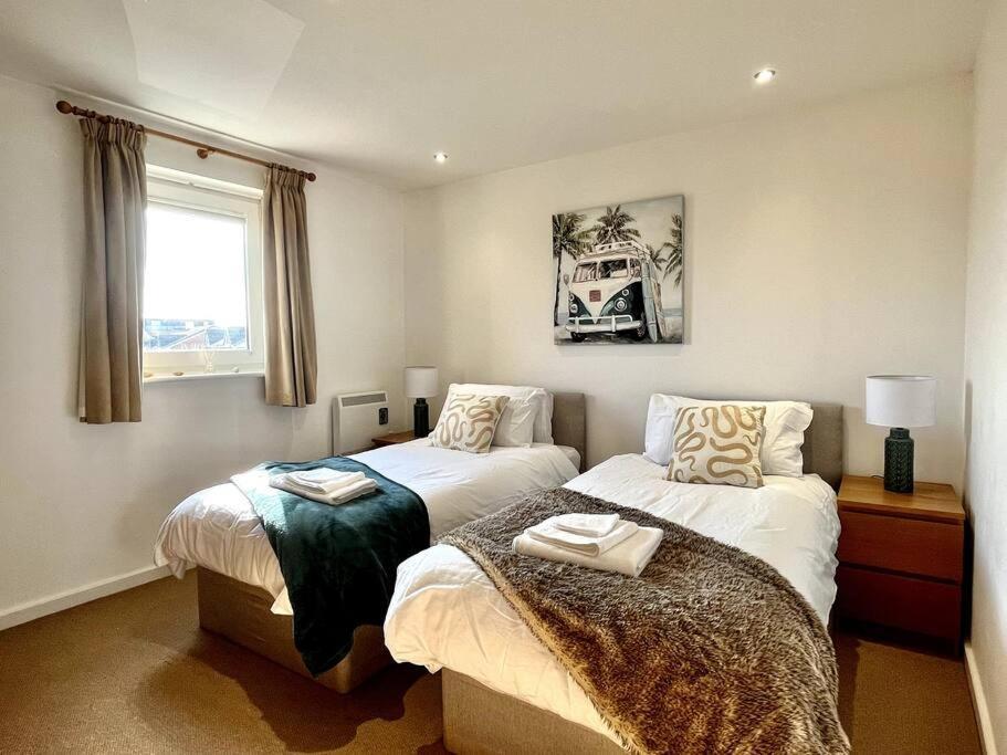 Beachfront Bliss With Spectacular Views Llanelli Exterior photo