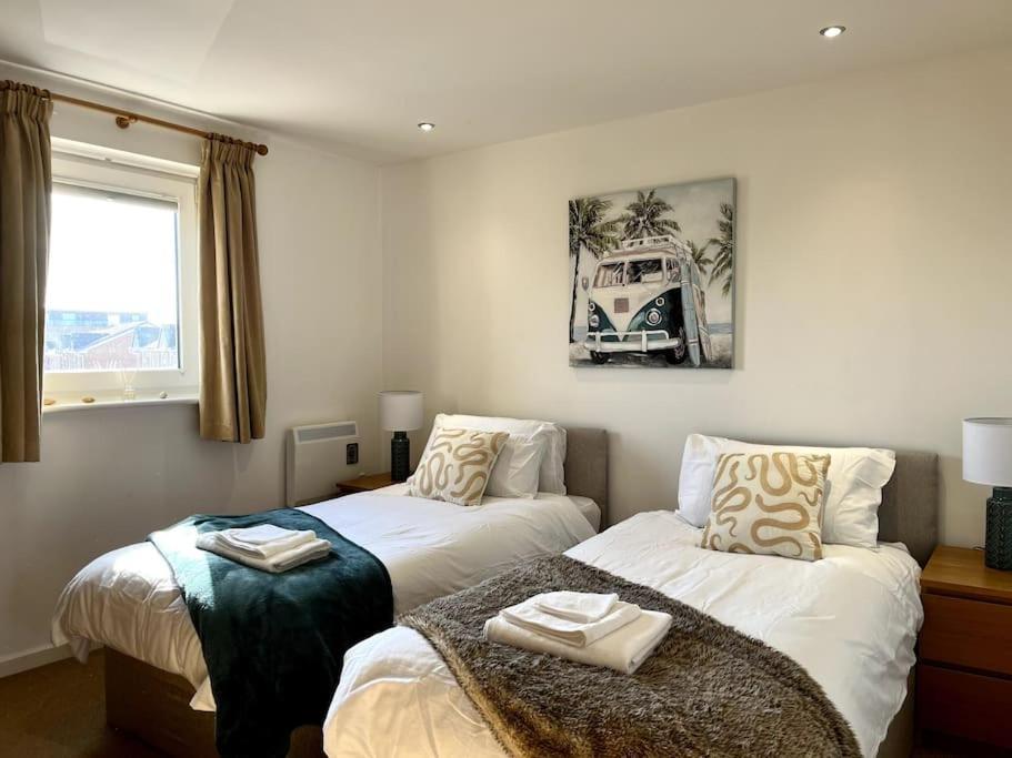 Beachfront Bliss With Spectacular Views Llanelli Exterior photo